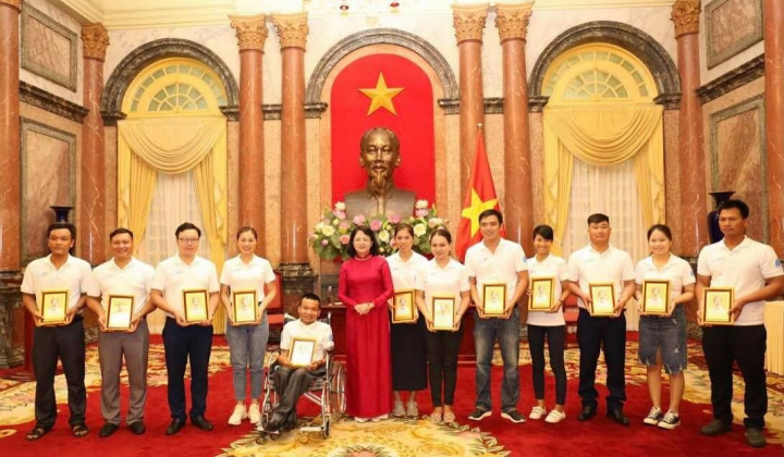 Tôn vinh 22 gia đình trẻ tiêu biểu toàn quốc 2020