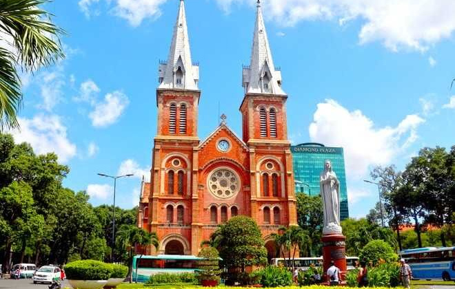 TP.HCM: Nhà thờ Đức Bà được bình chọn 1 trong 19 thánh đường đẹp nhất thế giới