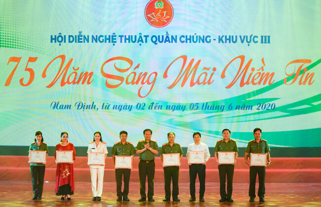 Bế mạc Hội diễn nghệ thuật quần chúng Công an nhân dân khu vực III năm 2020