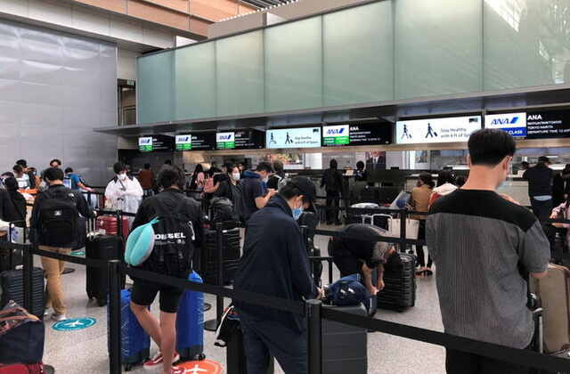 Tiếp tục đưa gần 300 công dân Việt Nam từ Hoa Kỳ và Nhật Bản về nước