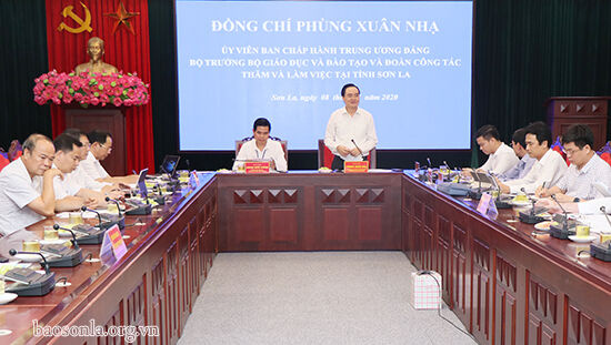 Đoàn công tác của Bộ trưởng Bộ Giáo dục và Đào tạo thăm và làm việc tại tỉnh Sơn La