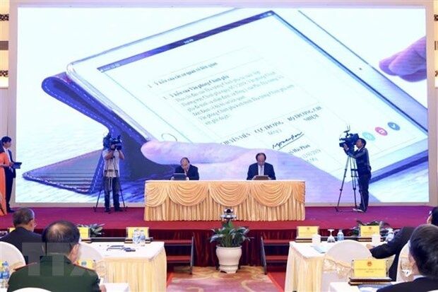 Công phá mạnh mẽ vào tư duy giấy tờ