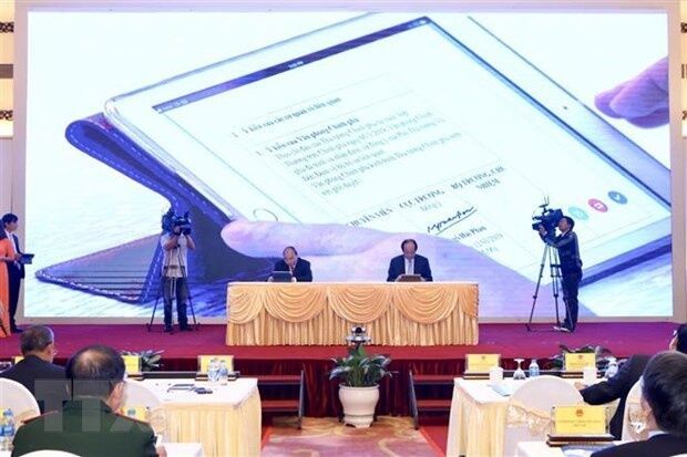 Công phá mạnh mẽ vào tư duy giấy tờ