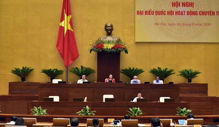 Đại biểu Quốc hội chuyên trách thảo luận về dự án Luật Bảo vệ môi trường (sửa đổi)