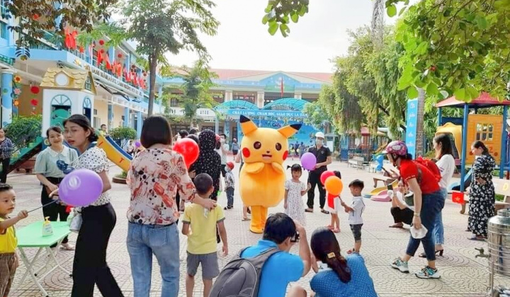 Trường Mầm non Đông Sơn (Thanh Hóa): Phía trước là tầm cao mới