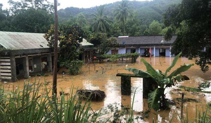 Bão số 5 kèm theo mưa lớn gây ảnh hưởng nặng nề các huyện miền núi  Quảng Nam