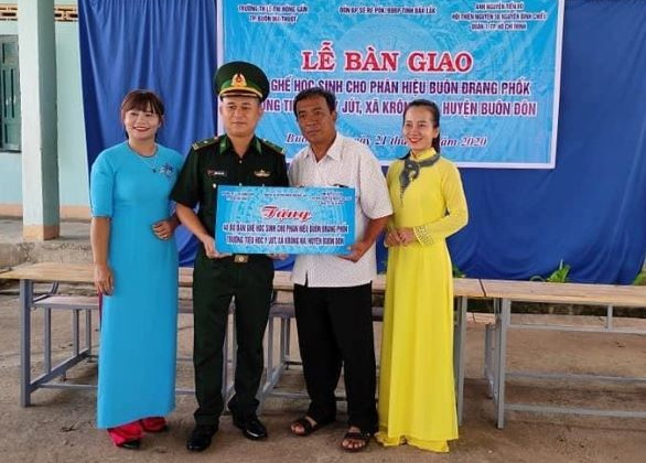 Bộ đội Biên phòng Đắk Lắk: Hết lòng với trẻ em vùng biên