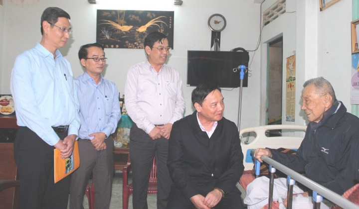 Khánh Hòa: Bí thư Tỉnh ủy thăm và chúc Tết gia đình chính sách