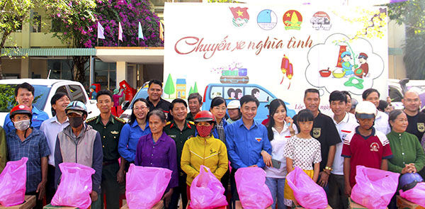 Mang mùa xuân yêu thương đến với người dân tỉnh Bình Phước