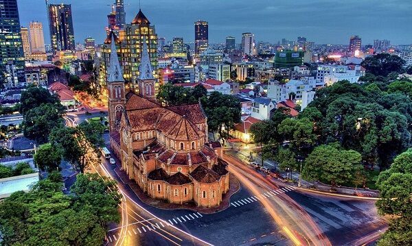 Thành phố Hồ Chí Minh những ngày xuân chạm ngõ
