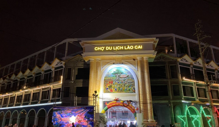Lào Cai: Khai trương chợ du lịch xuyên đêm
