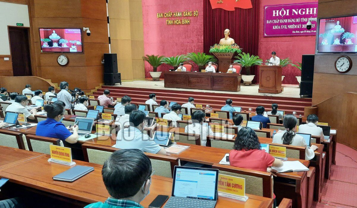 Hoà Bình: Phòng họp không giấy - Bước tiến mới trong ứng dụng công nghệ thông tin