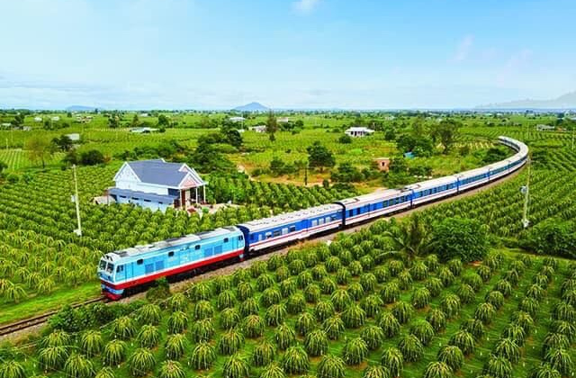 Từ hôm nay (21/10), đường sắt tăng thêm 3 đôi tàu trên tuyến Bắc - Nam