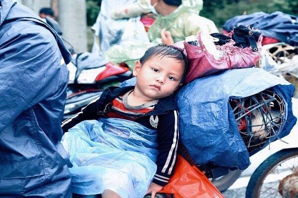 Cơn đại dịch và nỗi lòng những kẻ hồi hương