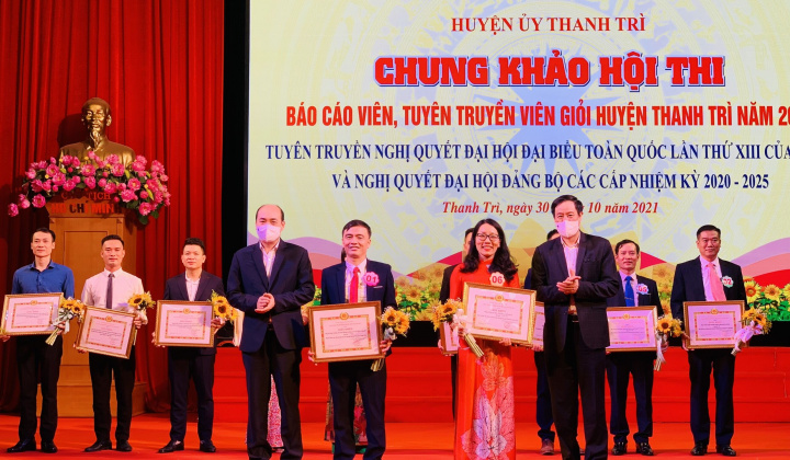 Chung khảo Hội thi Báo cáo viên, Tuyên truyền viên giỏi huyện Thanh Trì (Hà Nội) năm 2021