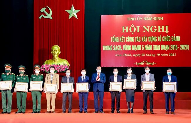 Công ty Điện lực Nam Định được công nhận là tổ chức cơ sở đảng “Trong sạch, vững mạnh tiêu biểu”