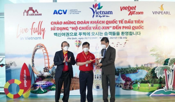 Đoàn du khách quốc tế đầu tiên đến Phú Quốc