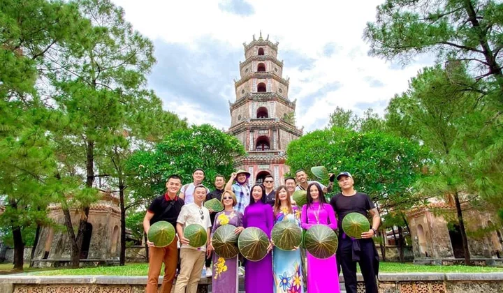 “Chạm” đến người tiêu dùng bởi chiếc nón lá sen độc đáo