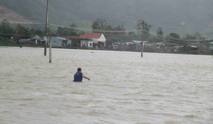 Nam Trung Bộ và Tây Nguyên: Mưa lũ đã gây thiệt hại ở nhiều địa phương