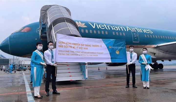 Chuyến bay thẳng thường lệ đầu tiên từ Mỹ của hàng không Việt Nam đã hạ cánh tại Đà Nẵng