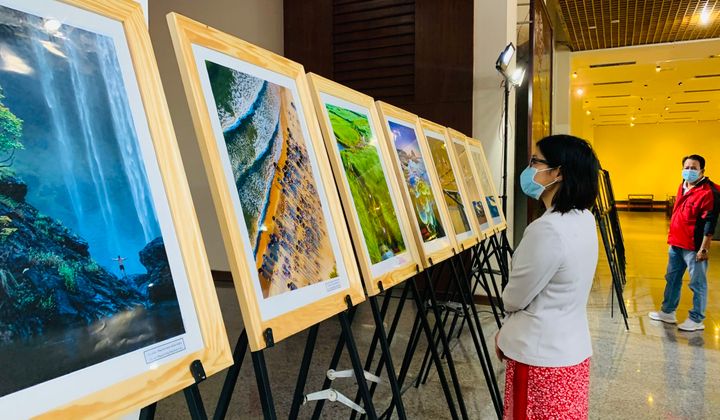 Liên hoan ảnh nghệ thuật  "Đất nước - Con người Nam Trung Bộ và Tây Nguyên"