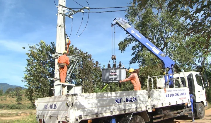 Ngành điện lực Kom Tum nâng cấp các trạm biến áp 