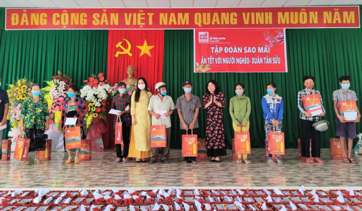 Sao Mai Group mang "Xuân yêu thương" đến với người nghèo ở nhiều tỉnh, thành ...