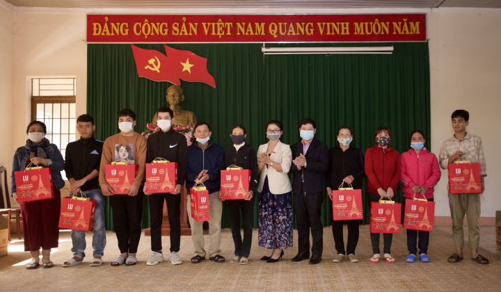 Niềm vui Tết với người nghèo Buôn Ma Thuột