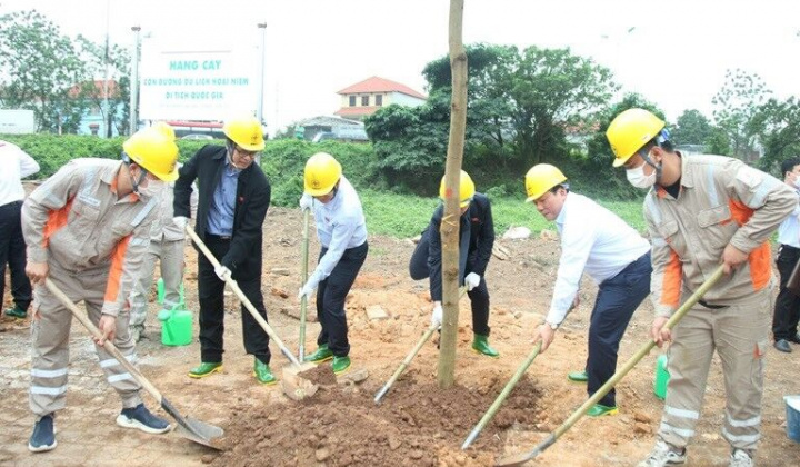 Vĩnh Phúc: Lễ trồng cây tại con đường du lịch hoài niệm di tích quốc gia
