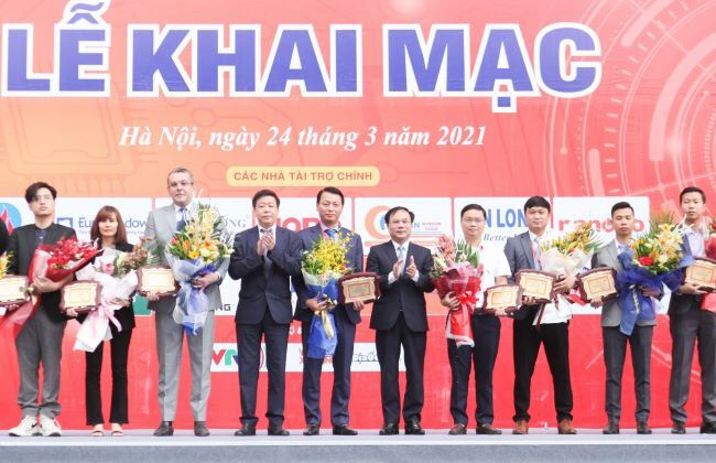 Eurowindow tưng bừng ưu đãi tại Triển lãm Quốc tế Vietbuild Hà Nội 2021