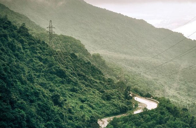 Đèo Hải Vân lọt top các cung đường "hút" khách check-in nhất trên Instagram