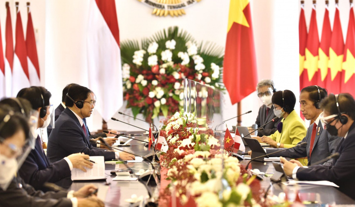 Vietnamese Prime Minister Holds Talks With Indonesian President Ahead of Regional Leaders’ Meeting