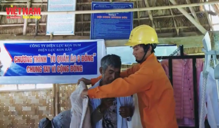 Kon Tum: Ấm áp “Tủ quần áo o đồng”