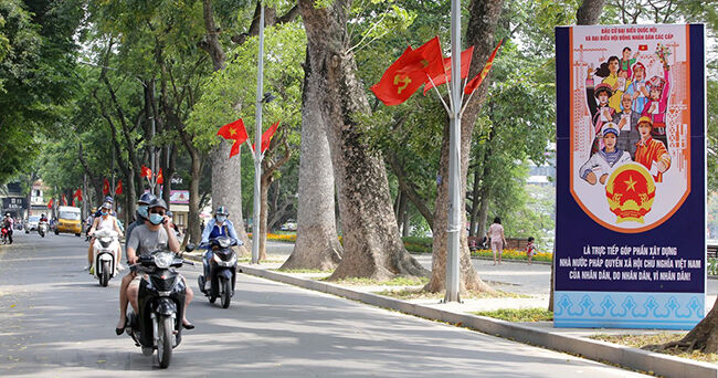 Đa dạng tuyên truyền 'Bầu cử trách nhiệm-Chống dịch toàn diện'