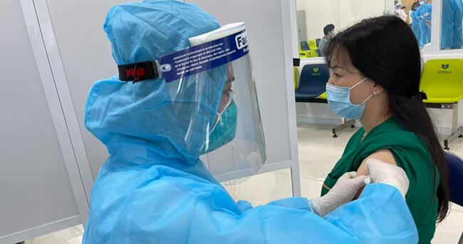 DN châu Âu đồng tình với việc đẩy nhanh tiêm vaccine COVID-19
