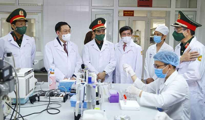 Học viên Quân y nỗ lực phấn đấu có kết quả sớm để có vaccine phòng bệnh cho cộng đồng