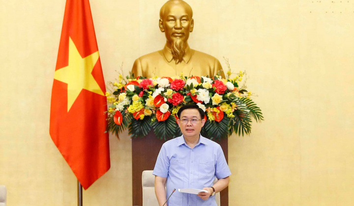 Đẩy nhanh chiến lược vaccine phòng COVID-19, coi trọng đảm bảo kinh tế vĩ mô