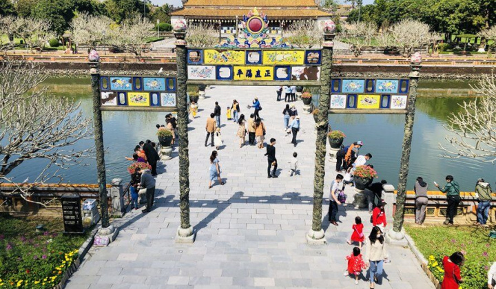 Du lịch nội địa từng bước khôi phục