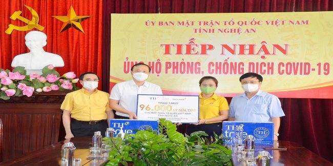 Tập đoàn TH tiếp tục trao tặng 96.000 ly sữa tươi sạch chung sức phòng, chống dịch cùng Nghệ An