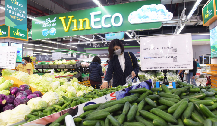 Giữa mùa dịch, chuỗi bán lẻ lớn nhất Việt Nam khuyến mại lên đến 50% 