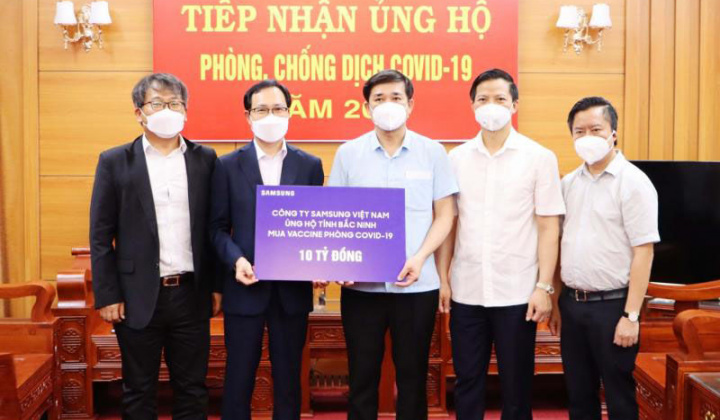 Bắc Ninh: Công ty Samsung Việt Nam hỗ trợ tỉnh 10 tỷ đồng mua vắc xin phòng Covid-19