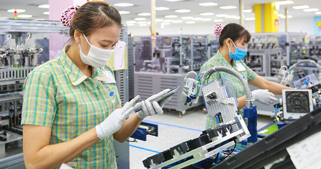 Nhu cầu hàng hóa thế giới phục hồi, xuất khẩu tiếp tục khởi sắc