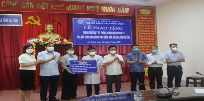 Sun Group trao tặng trang thiết bị y tế hỗ trợ điều trị Covid-19 trị giá hơn 46 tỷ đồng cho Hà Tĩnh và Hưng Yên