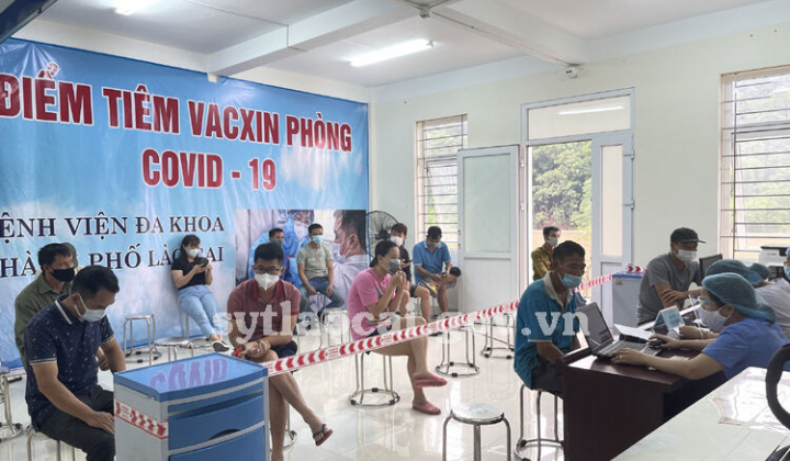 Lào Cai triển khai tiêm vaccine Vero Cell do Trung Quốc hỗ trợ