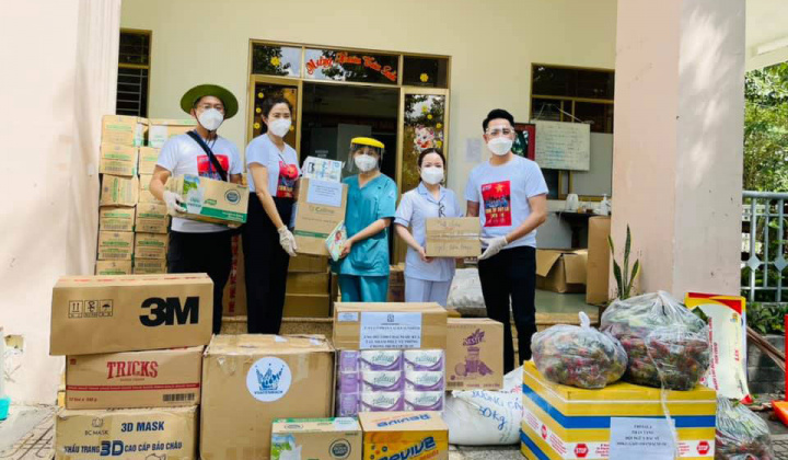 Các nghệ sĩ cổ vũ tinh thần chống dịch Covid-19