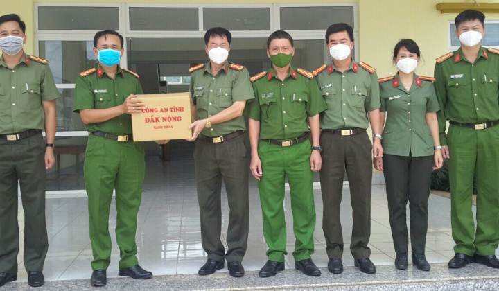 Phó Giám đốc Công an tỉnh Đắk Nông kiểm tra công tác đảm bảo ANTT phòng, chống dịch Covid-19