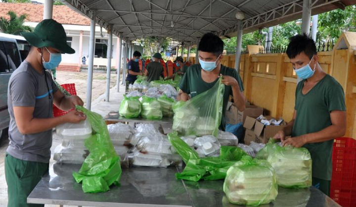 Phú Yên: Cán bộ chiến sĩ trong lực lượng vũ trang đã phát huy vai trò tiên phong chống dịch