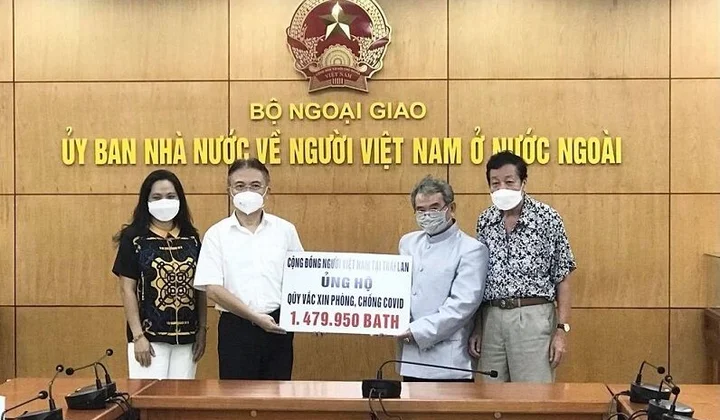 Người Việt tại Thái Lan hỗ trợ các địa phương phòng chống dịch Covid-19 ở quê nhà