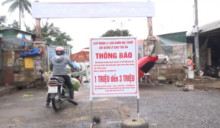 Đắk Lắk: Tp. Buôn Ma Thuột ngày đầu tiên nhận thẻ đi chợ