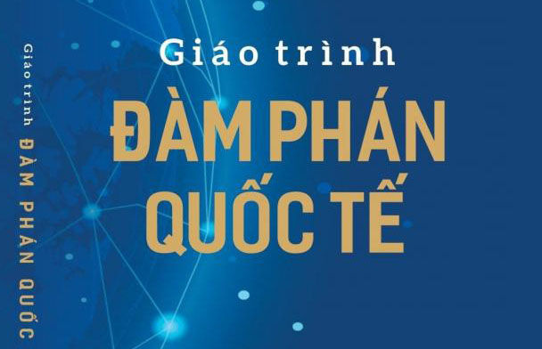 Đại sứ Tôn Sinh Thành ra mắt sách 'Giáo trình Đàm phán quốc tế'